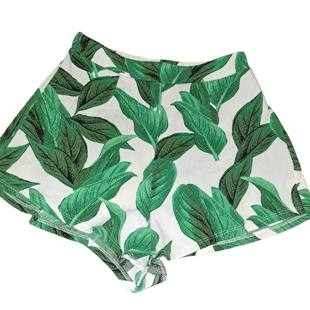 Show Me Your MuMu Palm Leaf Short Shorts Size Small
